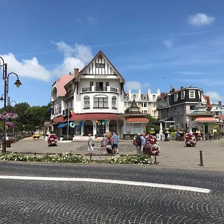 Private Garden Near Sea * De Haan