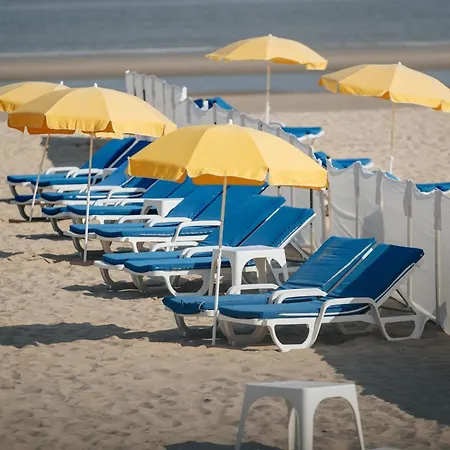 Private Garden Near Sea De Haan