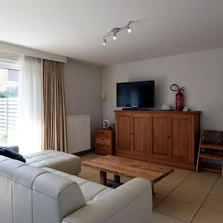 Apartment Private Garden Near Sea